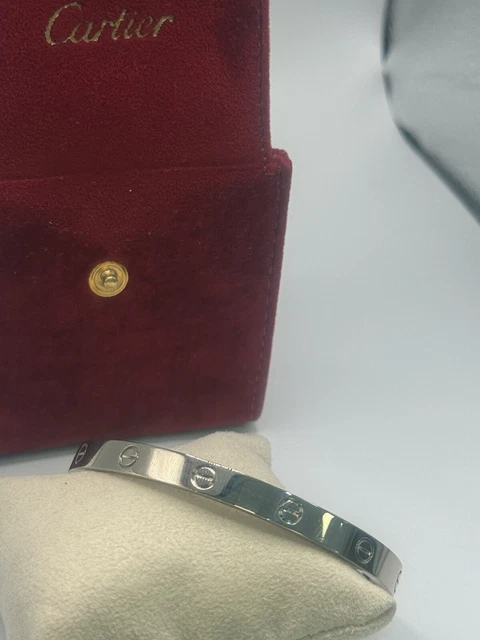 Bracelet manchette Love Cartier en or blanc 18 carats