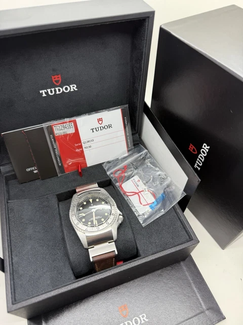 Montre Tudor Black Bay P01 automatique en acier inoxydable 42 mm avec bracelet en cuir (réf. 70150 B+P), année 2020