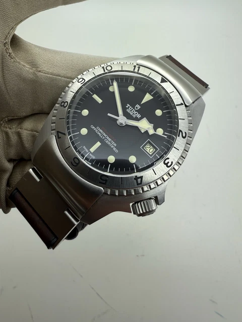 Montre Tudor Black Bay P01 automatique en acier inoxydable 42 mm avec bracelet en cuir (réf. 70150 B+P), année 2020