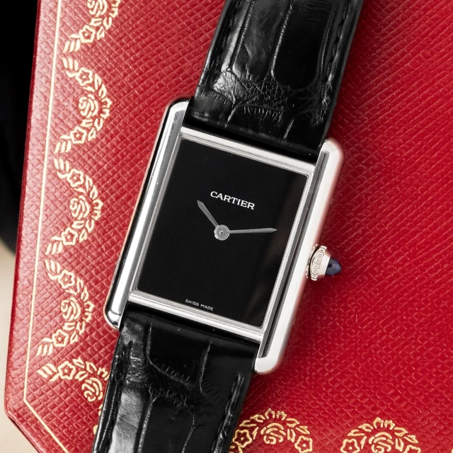 Montre Cartier Tank Must Large WSTA0072 à quartz, cadran noir, bracelet cuir 22 mm, ensemble complet