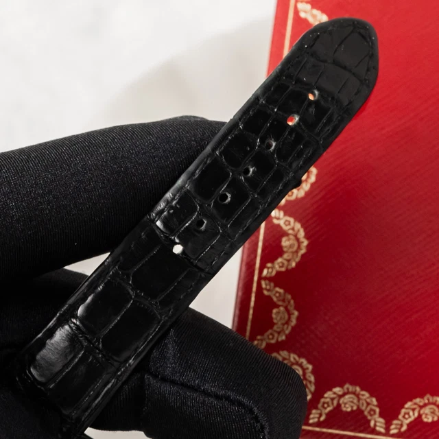 Montre Cartier Tank Must Large WSTA0072 à quartz, cadran noir, bracelet cuir 22 mm, ensemble complet