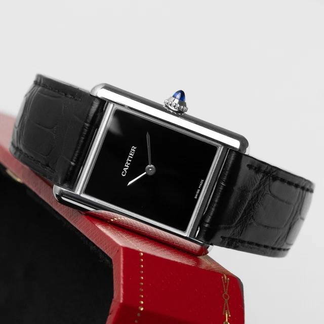 Montre Cartier Tank Must Large WSTA0072 à quartz, cadran noir, bracelet cuir 22 mm, ensemble complet