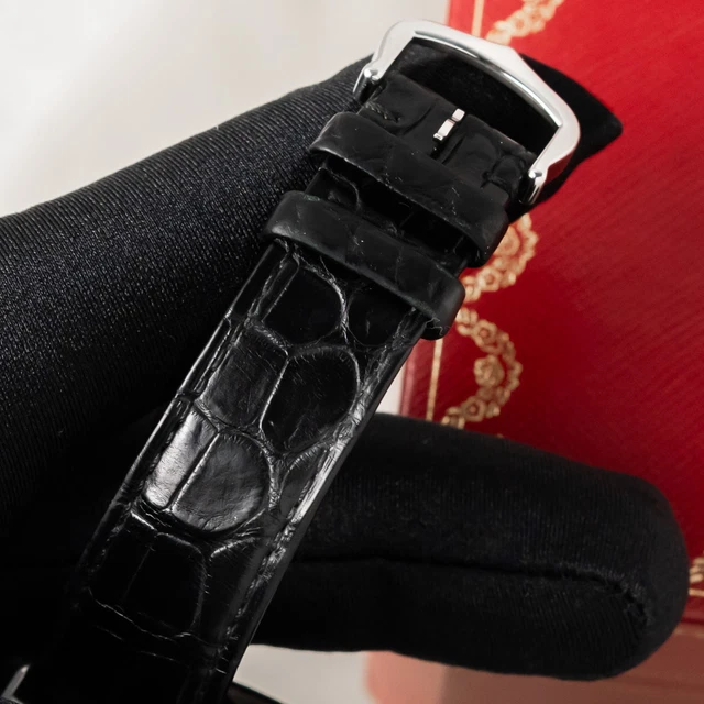 Montre Cartier Tank Must Large WSTA0072 à quartz, cadran noir, bracelet cuir 22 mm, ensemble complet