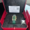 Montre Cartier Tank Louis Cartier verte 2023, grand modèle, boîtier en or 18 carats de 33,7 mm