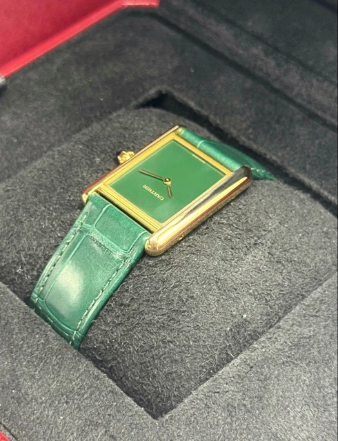 Montre Cartier Tank Louis Cartier verte 2023, grand modèle, boîtier en or 18 carats de 33,7 mm