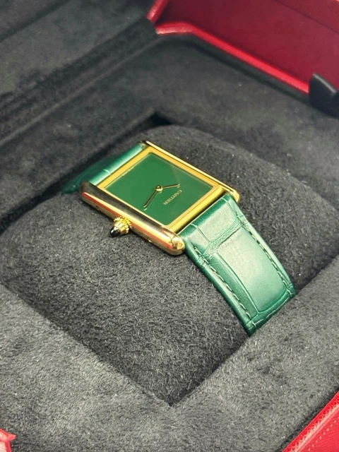 Montre Cartier Tank Louis Cartier verte 2023, grand modèle, boîtier en or 18 carats de 33,7 mm