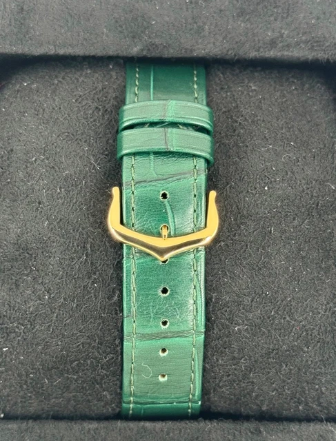 Montre Cartier Tank Louis Cartier verte 2023, grand modèle, boîtier en or 18 carats de 33,7 mm