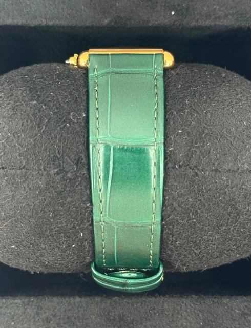 Montre Cartier Tank Louis Cartier verte 2023, grand modèle, boîtier en or 18 carats de 33,7 mm