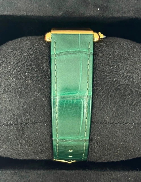 Montre Cartier Tank Louis Cartier verte 2023, grand modèle, boîtier en or 18 carats de 33,7 mm