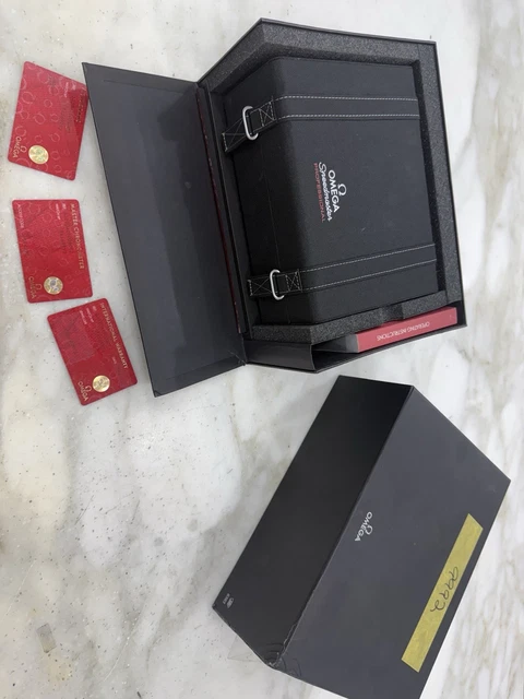 Omega Speedmaster Moonwatch 42 mm, cadran noir, saphir, 2023, référence 310.30.42.50.01.002