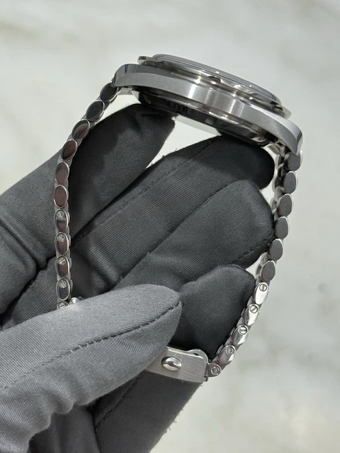 Omega Speedmaster Moonwatch 42 mm, cadran noir, saphir, 2023, référence 310.30.42.50.01.002