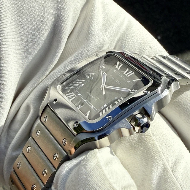 Montre Cartier Santos Grand Cadran Vert WSSA0062, 2024, Très bon état - Boîte et Papiers