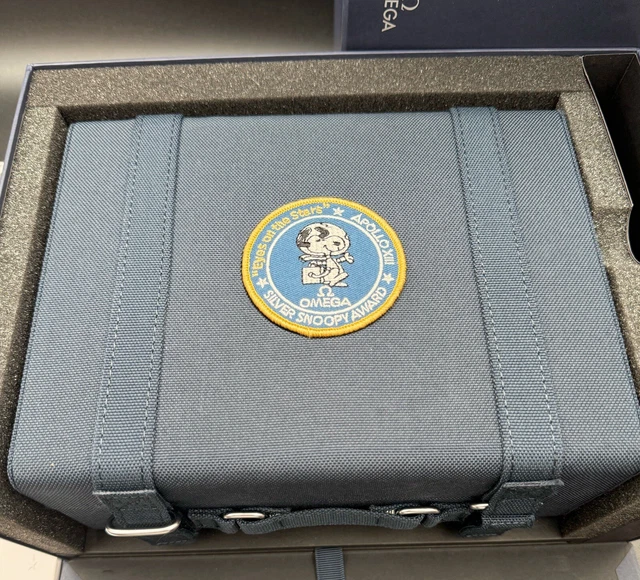 OMEGA Speedmaster 2025 « Silver Snoopy Award » 50e montre 310.32.42.50.02.001