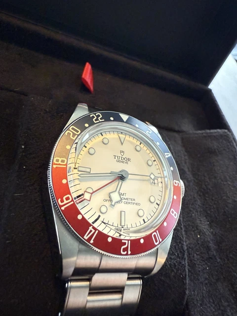 Montre TUDOR Black Bay GMT M79830RB-0010, 41 mm, cadran opalin/blanc, B&P