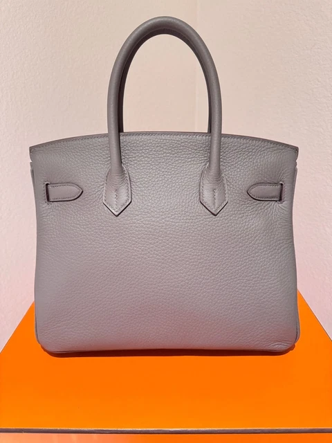 Authentic-New-Hermes-Birkin-30-Etain-Gold-Ghw (3) Authentique et neuf, le sac Birkin 30 Hermès couleur Étain doré avec finitions dorées, en cuir Clémence.