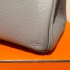 Authentic-New-Hermes-Birkin-30-Etain-Gold-Ghw (4) Authentique et neuf, le sac Birkin 30 Hermès couleur Étain doré avec finitions dorées, en cuir Clémence.