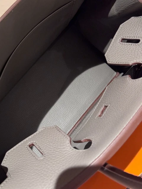 Authentic-New-Hermes-Birkin-30-Etain-Gold-Ghw (8) Authentique et neuf, le sac Birkin 30 Hermès couleur Étain doré avec finitions dorées, en cuir Clémence.