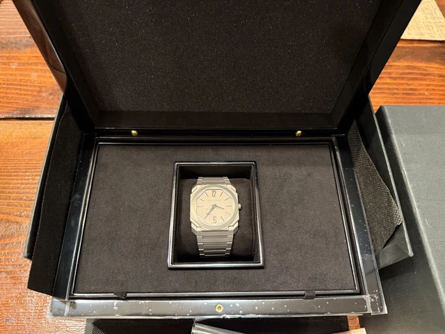 Montre Bvlgari Titane Octo Finissimo Gris BGO40C14TTXTAUTO