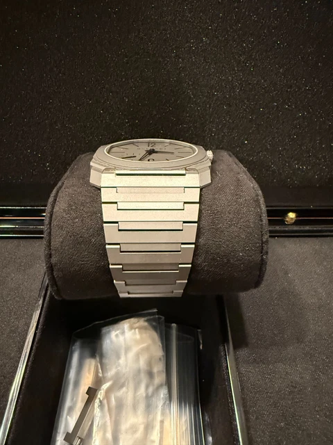 Montre Bvlgari Titane Octo Finissimo Gris BGO40C14TTXTAUTO