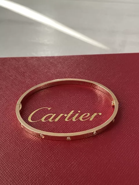 Bracelet Love Cartier en or rose 18 carats, 10 diamants, taille 17, petit modèle, 4 mm, boîte, Coa