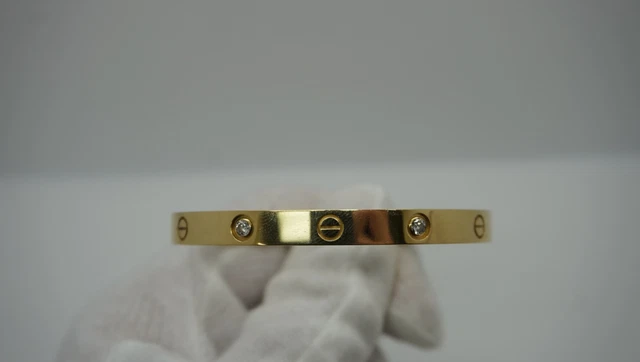 Bracelet Cartier LOVE en or jaune 18 carats, 4 diamants, 0,42 ct, taille 18, ensemble complet