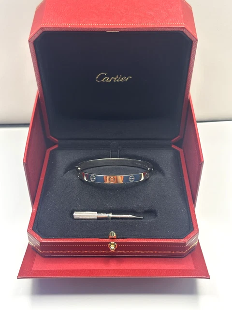 Bracelet Cartier LOVE en or blanc 18 carats, taille 17, coffret complet et certificat