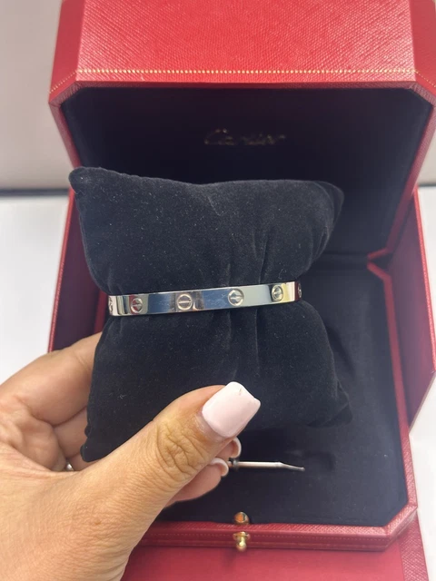 Bracelet Cartier LOVE en or blanc 18 carats, taille 17, coffret complet et certificat