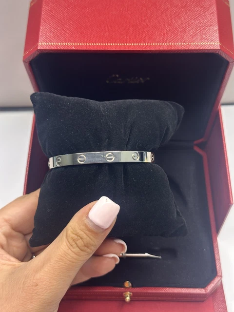 Bracelet Cartier LOVE en or blanc 18 carats, taille 17, coffret complet et certificat