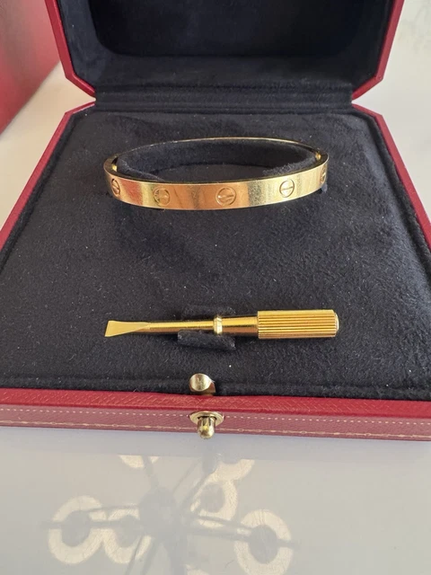 Bracelet Love Cartier en or jaune 18 carats