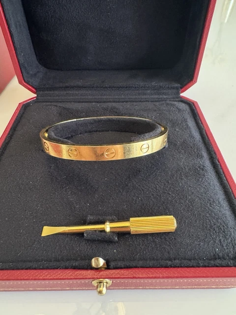 Bracelet Love Cartier en or jaune 18 carats