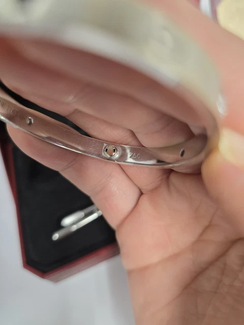 Bracelet Cartier Love Modèle Classique 4 Diamants Or Blanc Taille 17