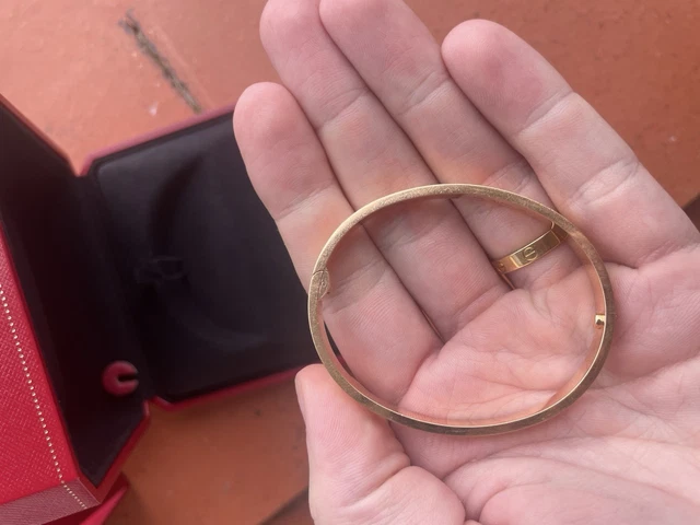 Bracelet Cartier Love Original en or rose, taille 17, boîte et papiers, 2025