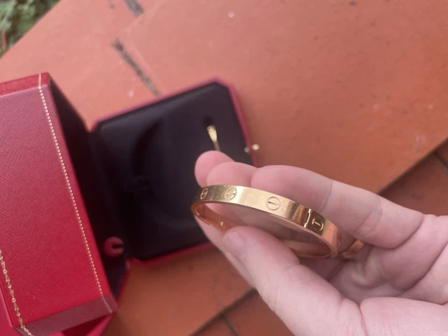 Bracelet Cartier Love Original en or rose, taille 17, boîte et papiers, 2025