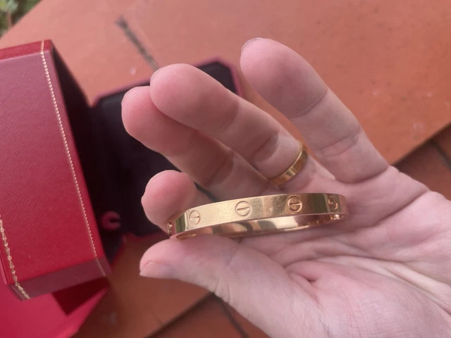 Bracelet Cartier Love Original en or rose, taille 17, boîte et papiers, 2025