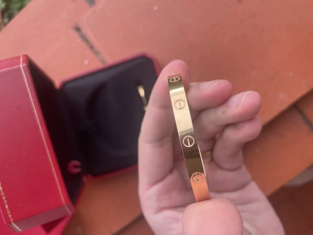 Bracelet Cartier Love Original en or rose, taille 17, boîte et papiers, 2025