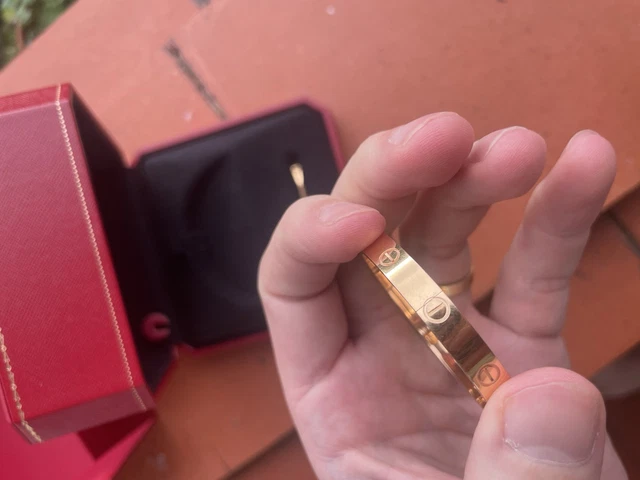 Bracelet Cartier Love Original en or rose, taille 17, boîte et papiers, 2025