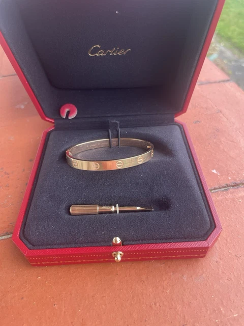 Bracelet Cartier Love Original en or rose, taille 17, boîte et papiers, 2025