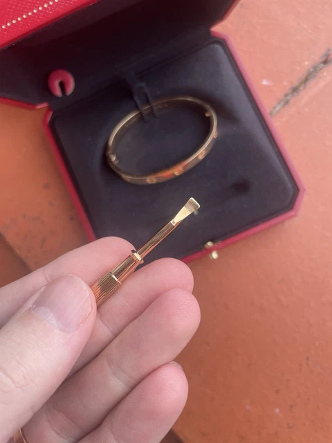 Bracelet Cartier Love Original en or rose, taille 17, boîte et papiers, 2025