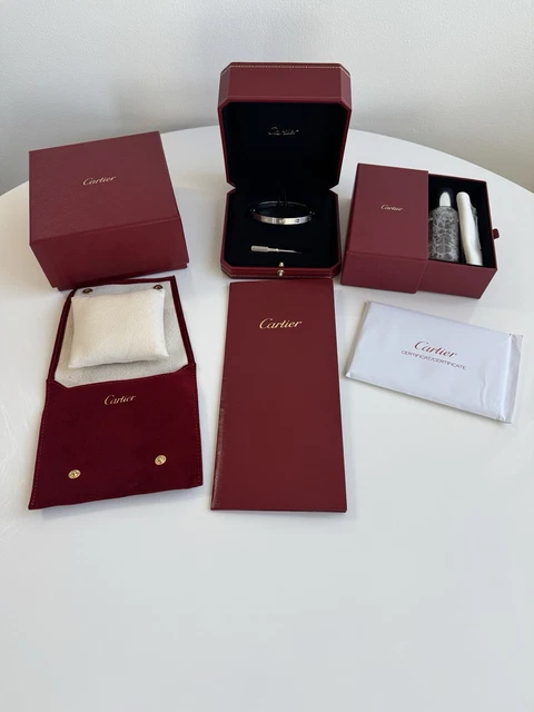 Bracelet Cartier Love, taille 18, or blanc brossé 18 carats, état neuf