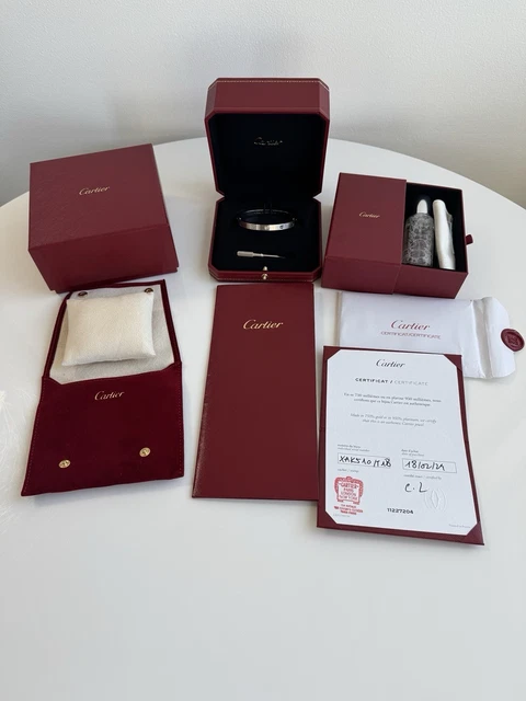 Bracelet Cartier Love, taille 18, or blanc brossé 18 carats, état neuf