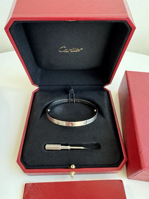 Bracelet Cartier Love, taille 18, or blanc brossé 18 carats, état neuf