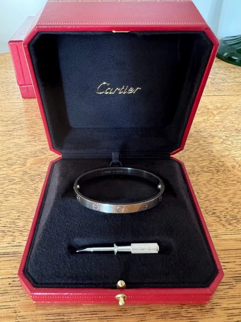Bracelet jonc vissé Cartier Love en or blanc 18 carats 2022