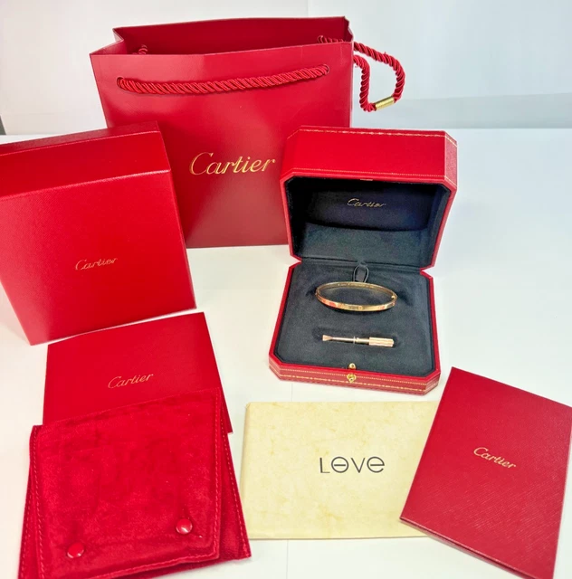 Bracelet Cartier Love en or rose, modèle moyen, avec boîte et documents d'origine.