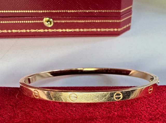 Bracelet Cartier Love en or rose, modèle moyen, avec boîte et documents d'origine.