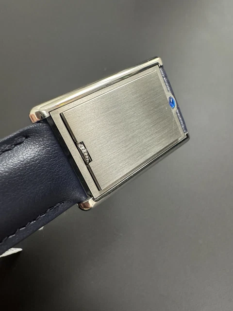 Test de la Cartier Tank Basculante XL 26 mm en acier 2522 (09/2025)