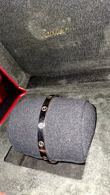 Bracelet manchette Love en or blanc Cartier 18