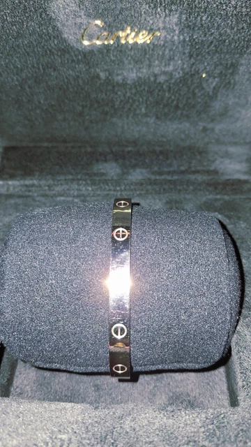 Bracelet manchette Love en or blanc Cartier 18