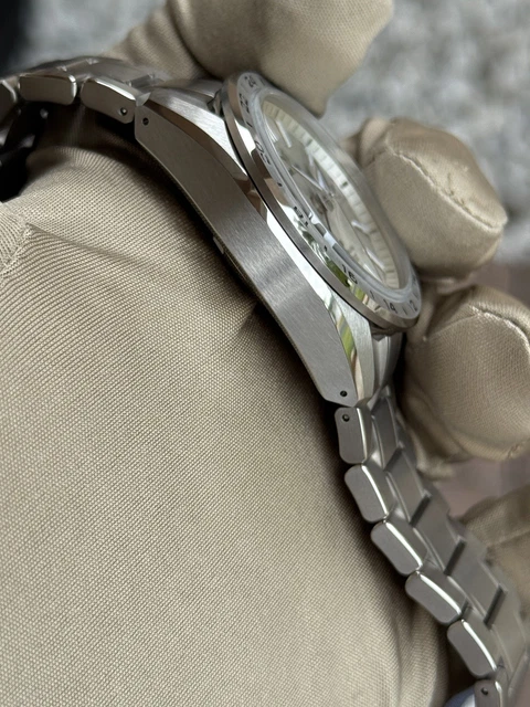 GRAND SEIKO 9R SPRING DRIVE SBGE285 titane 41 mm 2025