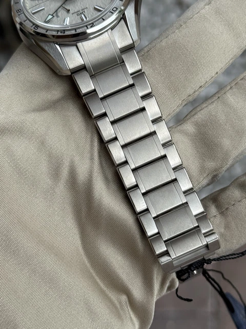 GRAND SEIKO 9R SPRING DRIVE SBGE285 titane 41 mm 2025