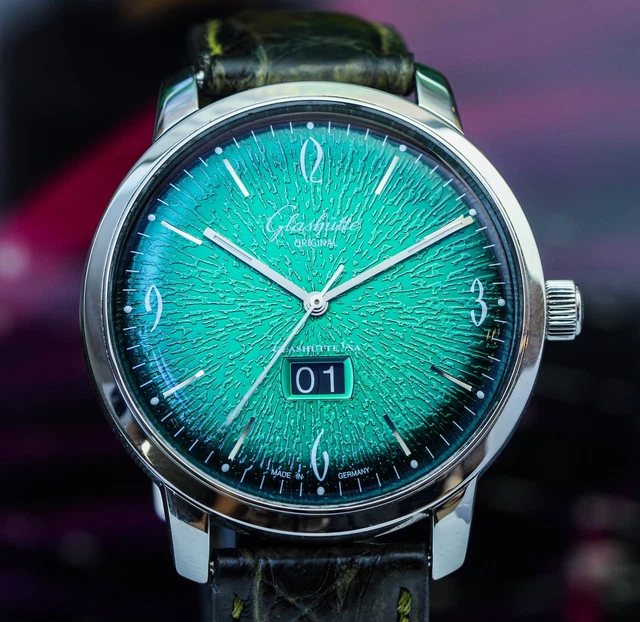 Glashütte Original Sixties Panorama Date Cadran Vert 42mm Réf. 2-39-47-04-02-04